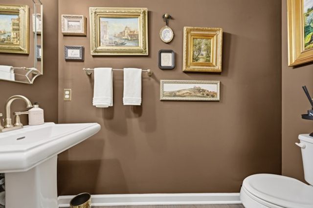475 Fairmont Dr, Marshall, PA 15090