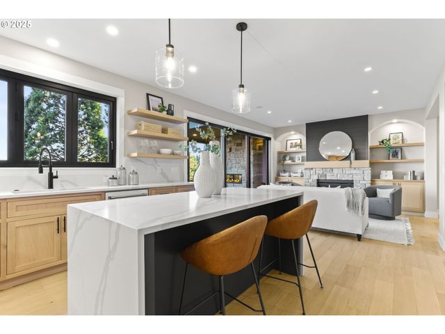 226 Nw MACLEAY Blvd, Portland, OR 97210