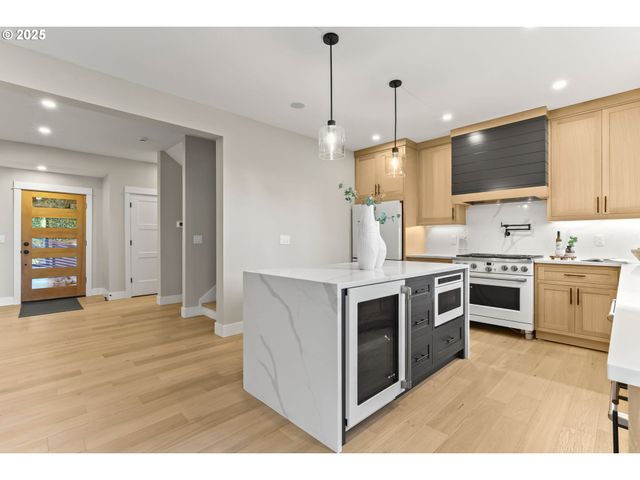 226 Nw MACLEAY Blvd, Portland, OR 97210