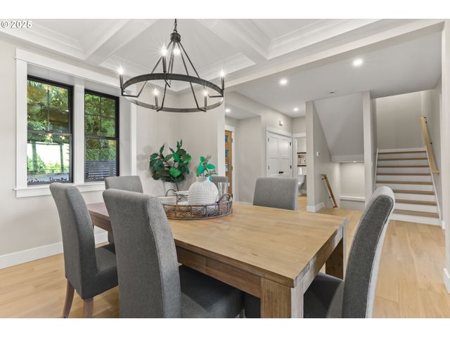 226 Nw MACLEAY Blvd, Portland, OR 97210