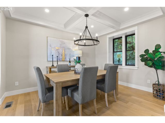 226 Nw MACLEAY Blvd, Portland, OR 97210