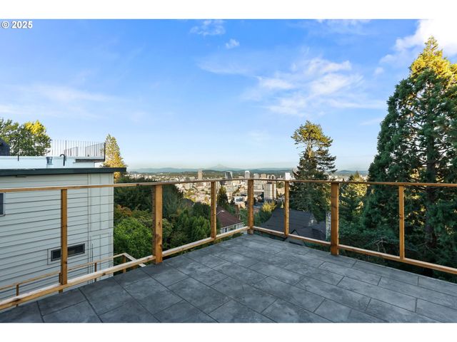 226 Nw MACLEAY Blvd, Portland, OR 97210