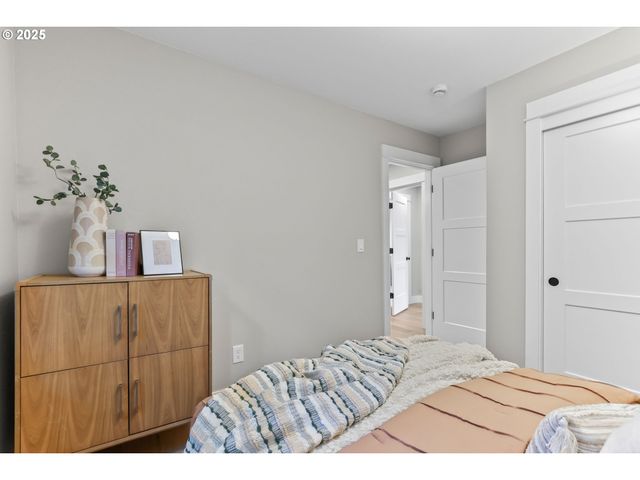 226 Nw MACLEAY Blvd, Portland, OR 97210