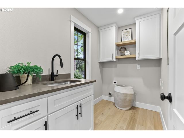 226 Nw MACLEAY Blvd, Portland, OR 97210