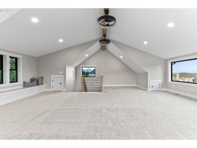 226 Nw MACLEAY Blvd, Portland, OR 97210