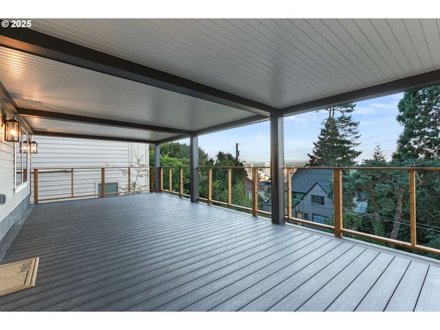 226 Nw MACLEAY Blvd, Portland, OR 97210