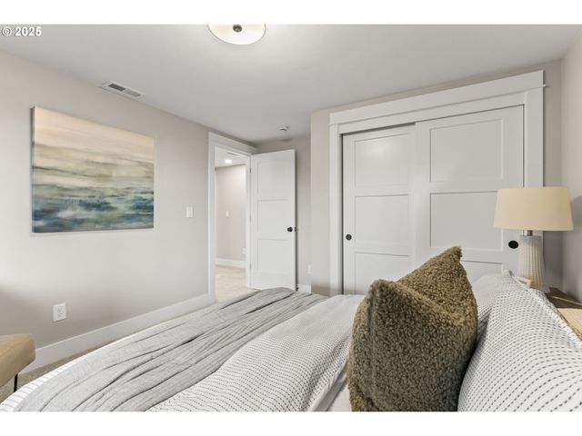 226 Nw MACLEAY Blvd, Portland, OR 97210