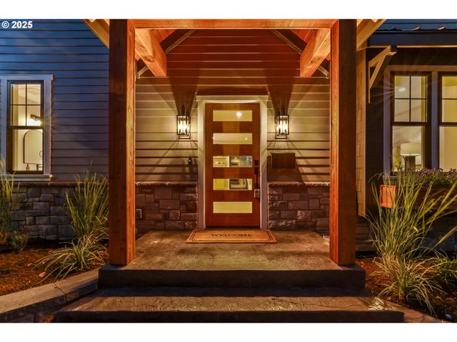 226 Nw MACLEAY Blvd, Portland, OR 97210