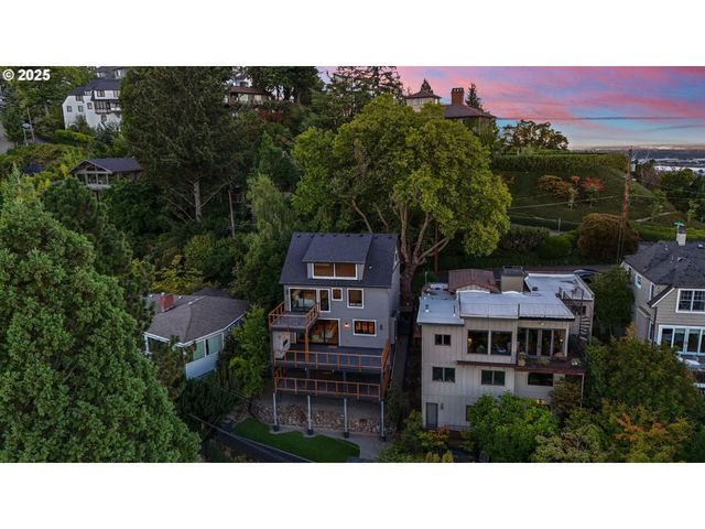 226 Nw MACLEAY Blvd, Portland, OR 97210