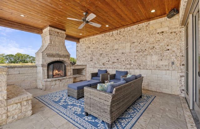 10641 County Road 632, Blue Ridge, TX 75424