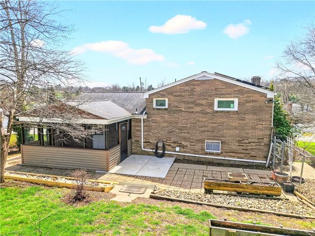 434 ELMHURST DRIVE, Rostraver, PA 15012