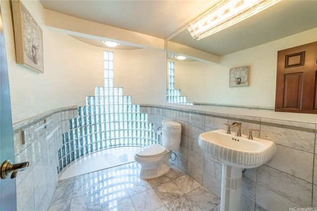 4640 Aukai Avenue, Honolulu, HI 96816