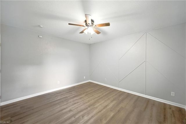 3809 Clearwood CT, Virginia Beach, VA 23453