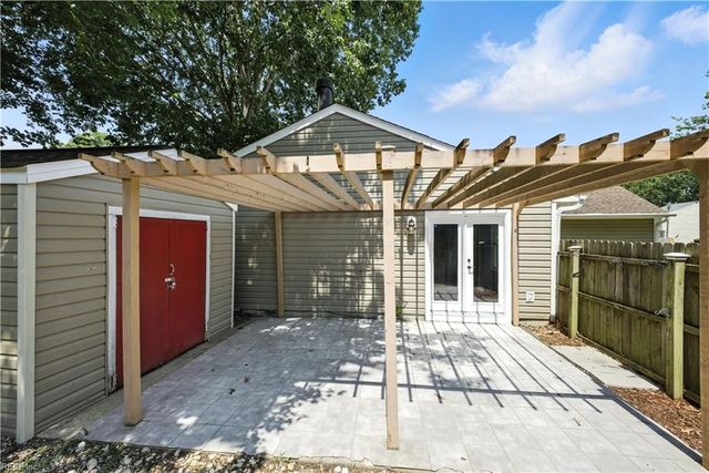 3809 Clearwood CT, Virginia Beach, VA 23453