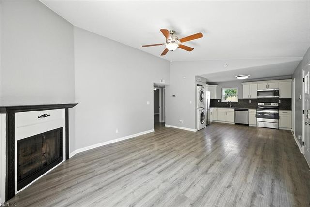 3809 Clearwood CT, Virginia Beach, VA 23453