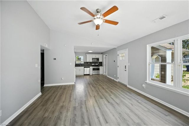3809 Clearwood CT, Virginia Beach, VA 23453