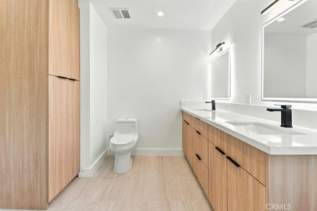 1427 N Bronson Ave, Los Angeles, CA 90028