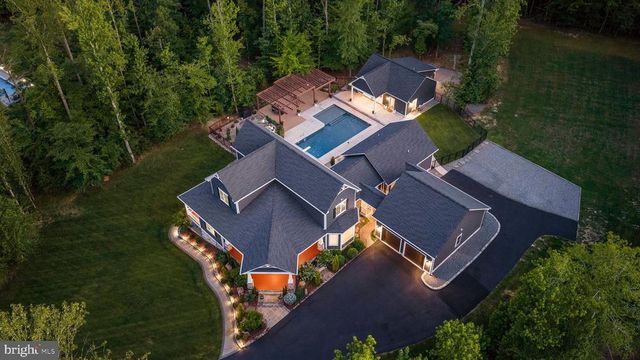 6912 BARCLAY DR, Fredericksburg, VA 22407