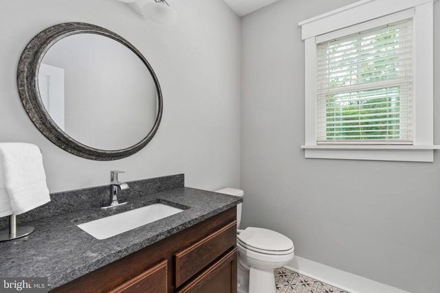 6912 BARCLAY DR, Fredericksburg, VA 22407
