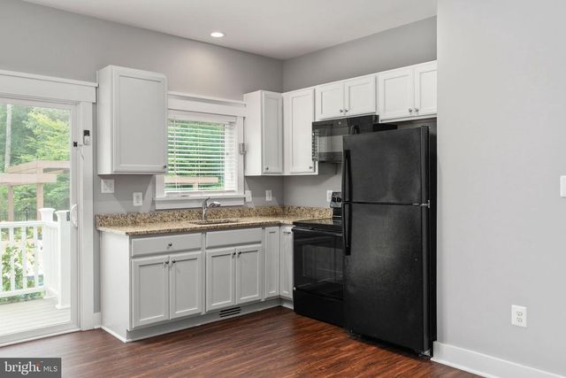 6912 BARCLAY DR, Fredericksburg, VA 22407