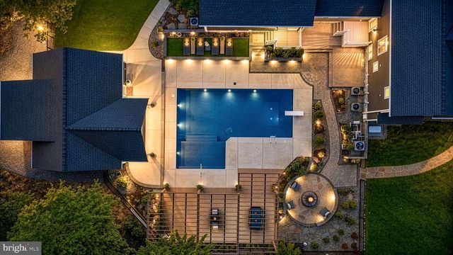 6912 BARCLAY DR, Fredericksburg, VA 22407