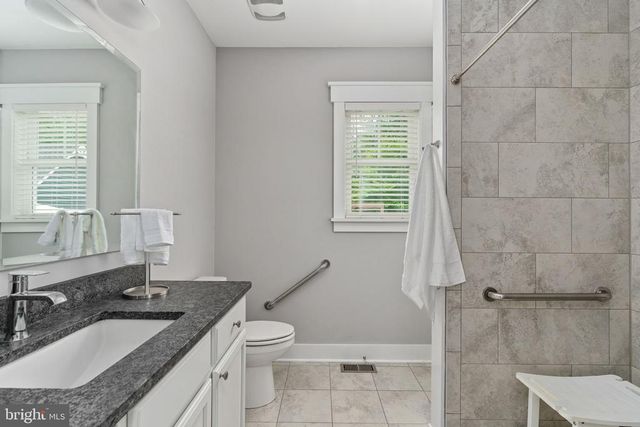 6912 BARCLAY DR, Fredericksburg, VA 22407