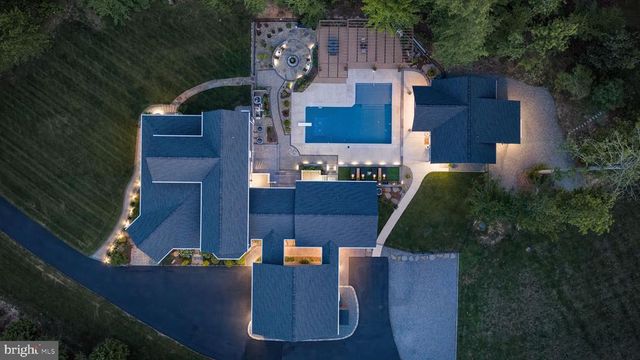 6912 BARCLAY DR, Fredericksburg, VA 22407