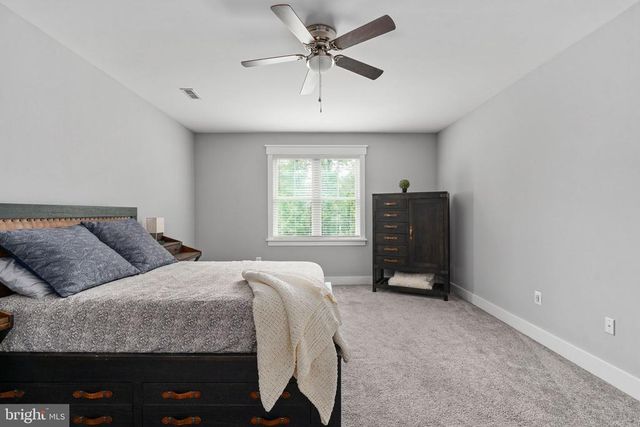 6912 BARCLAY DR, Fredericksburg, VA 22407