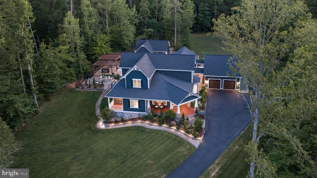 6912 BARCLAY DR, Fredericksburg, VA 22407