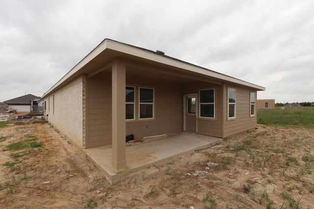588 Day Station Drive, Dayton, TX 77535
