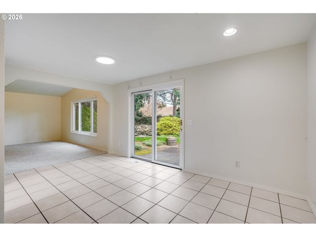 904 Ne 196TH Ave, Portland, OR 97230