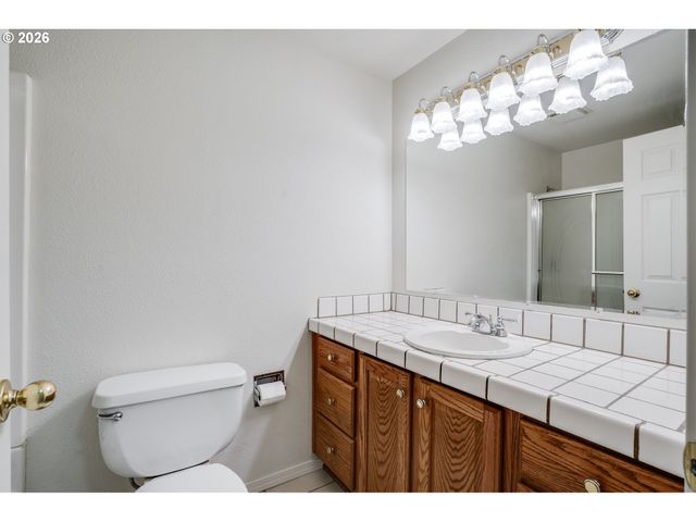 904 Ne 196TH Ave, Portland, OR 97230