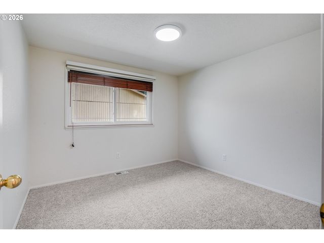 904 Ne 196TH Ave, Portland, OR 97230