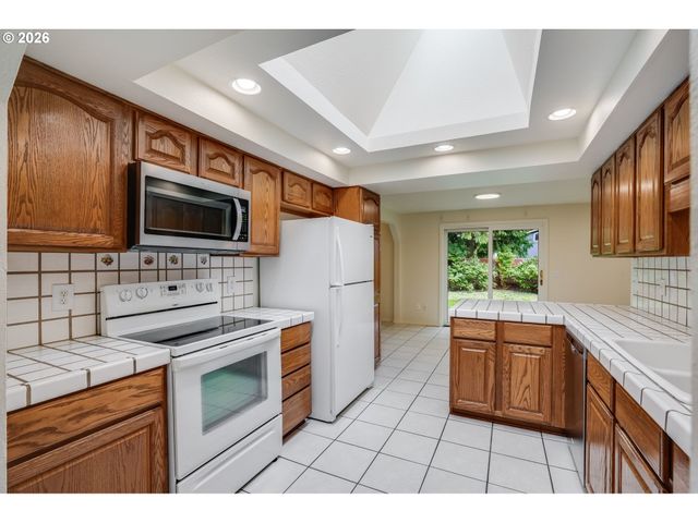 904 Ne 196TH Ave, Portland, OR 97230