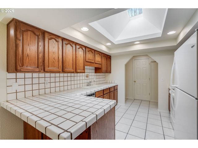 904 Ne 196TH Ave, Portland, OR 97230