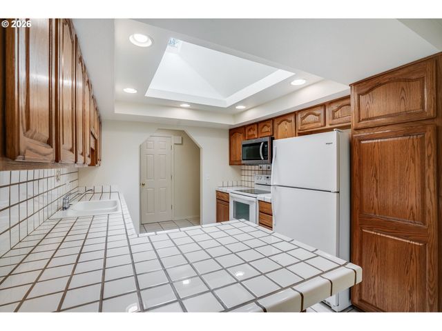 904 Ne 196TH Ave, Portland, OR 97230