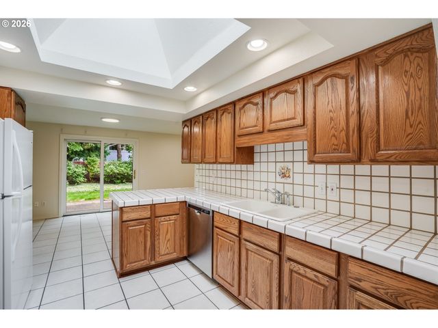 904 Ne 196TH Ave, Portland, OR 97230