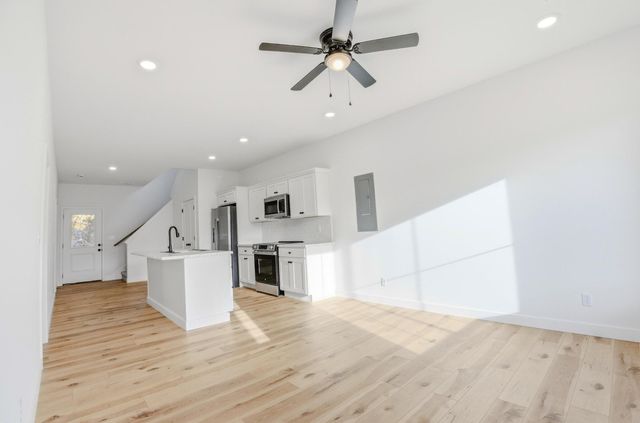 2668 FRAZIER LP, Columbia, MO 65202