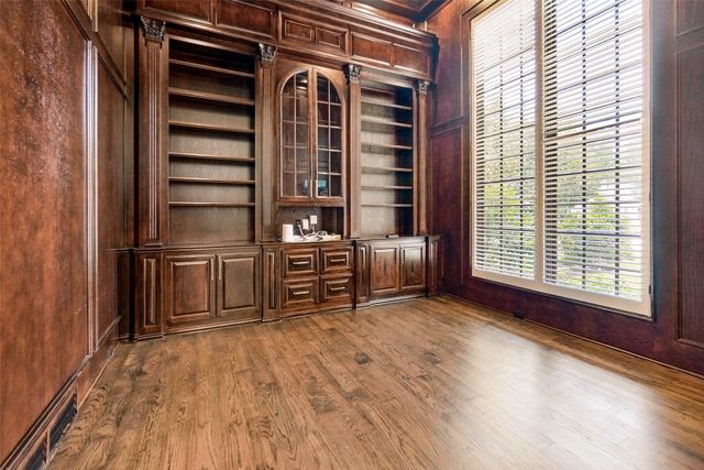 6022 Waggoner Drive, Dallas, TX 75230
