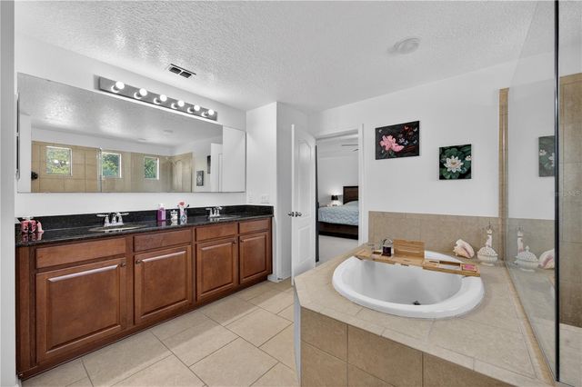 736 WOODS LANDING DRIVE, Minneola, FL 34715
