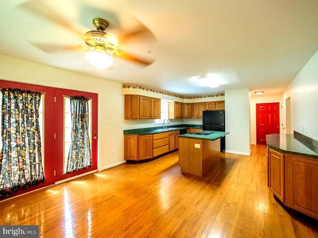 7701 CROOM RD, Upper Marlboro, MD 20772