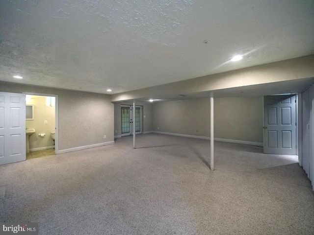 7701 CROOM RD, Upper Marlboro, MD 20772