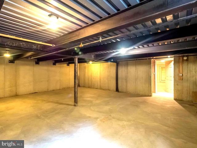 7701 CROOM RD, Upper Marlboro, MD 20772