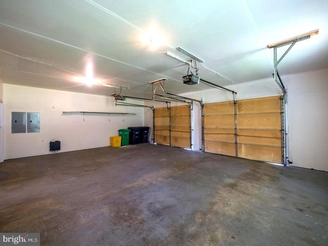 7701 CROOM RD, Upper Marlboro, MD 20772