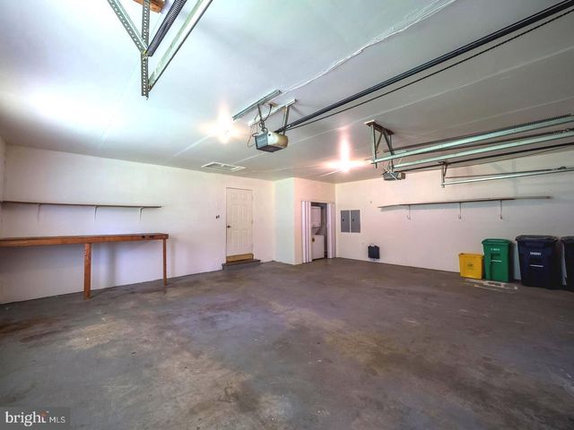 7701 CROOM RD, Upper Marlboro, MD 20772