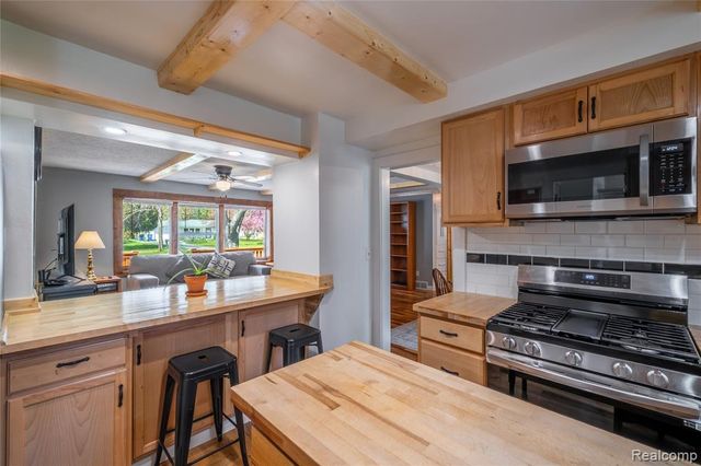 1316 Coolidge Avenue, Saginaw, MI 48638