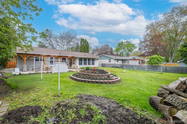 1316 Coolidge Avenue, Saginaw, MI 48638
