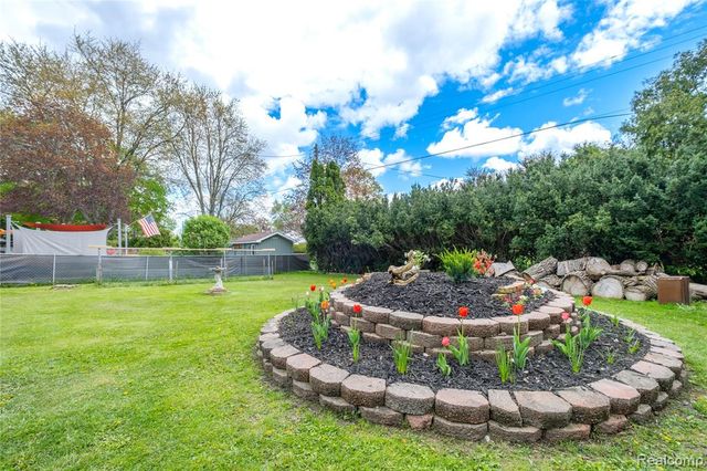 1316 Coolidge Avenue, Saginaw, MI 48638