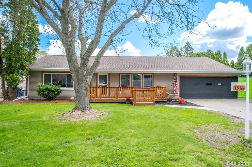1316 Coolidge Avenue, Saginaw, MI 48638