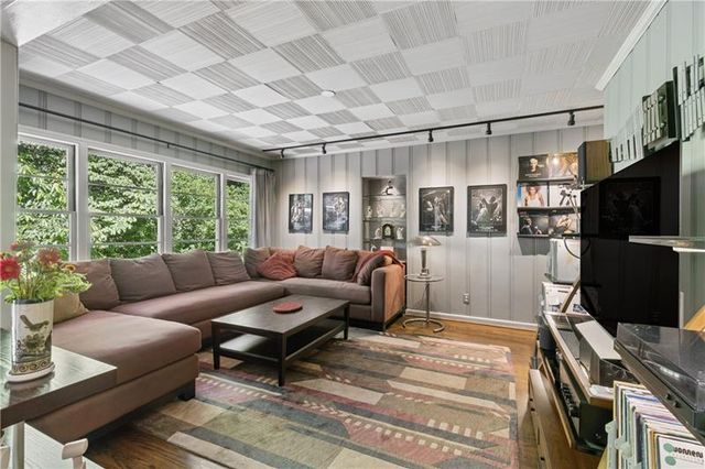 4590 Dudley Lane, Atlanta, GA 30327